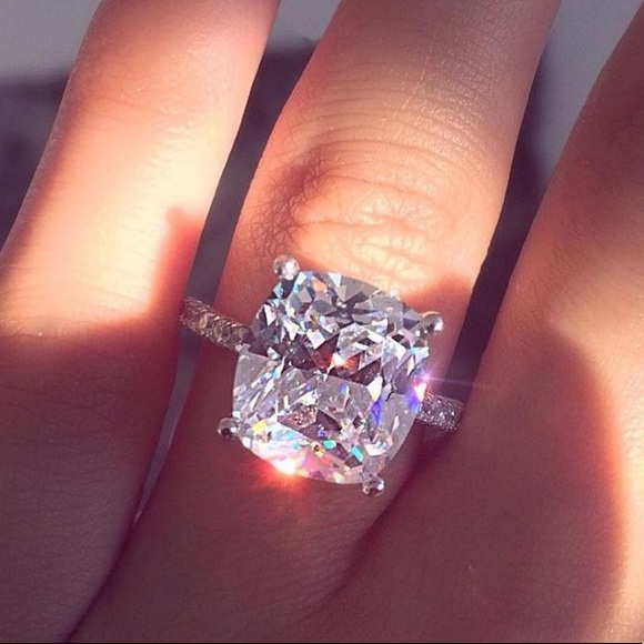 Jewelry - NWOT classic sterling silver 5.0 carat ring